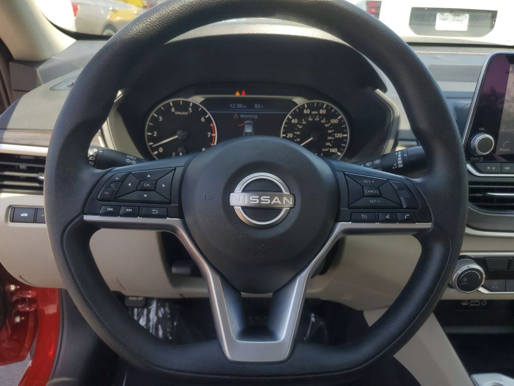 2025 Nissan Altima SV - Photo 18