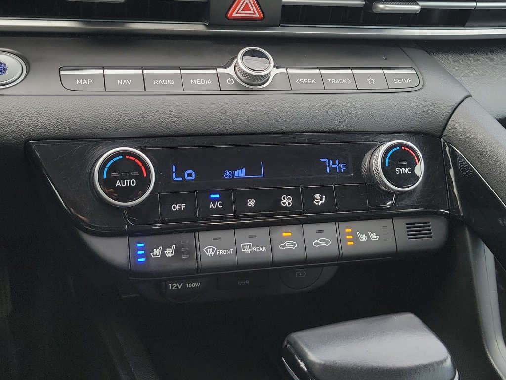 2025 Hyundai Elantra Limited - Photo 18