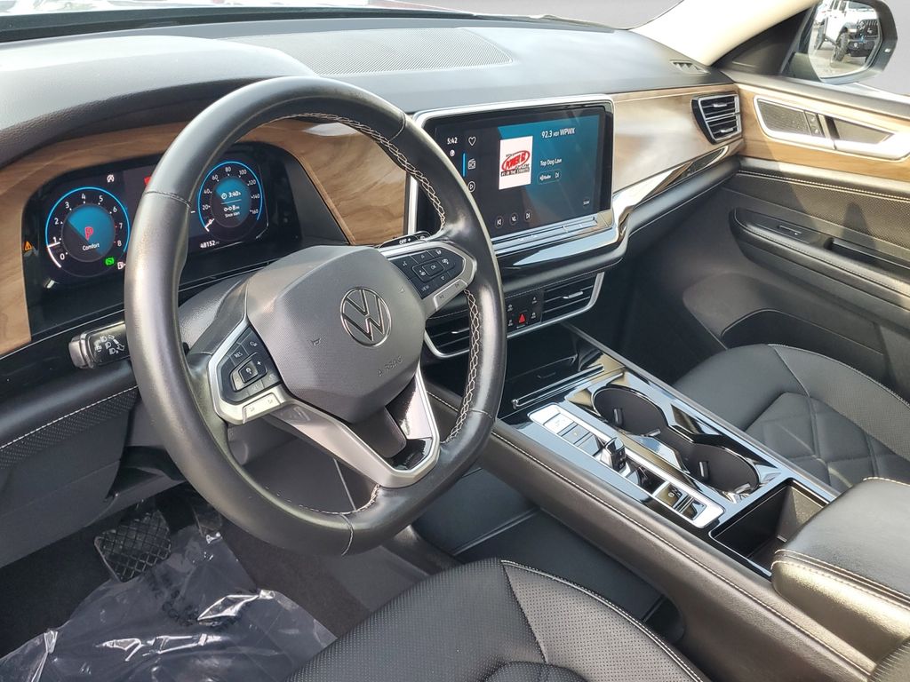 2025 Volkswagen Atlas SE w/Tech - Photo 14