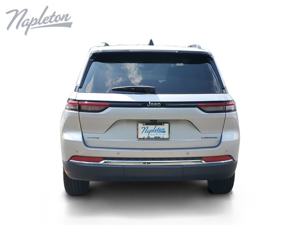 Used 2024 Jeep Grand Cherokee Laredo SUV