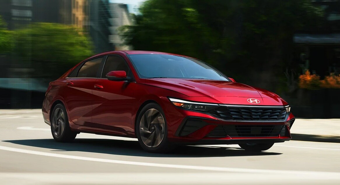 Elantra vs Mazda 3 exterior