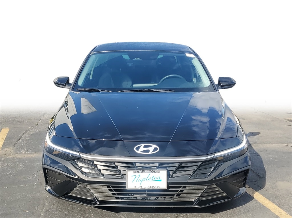 Used 2025 Hyundai Elantra SE Sedan