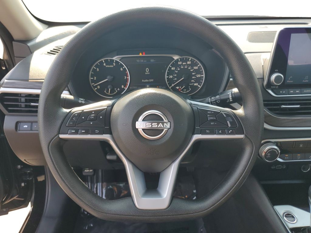 2025 Nissan Altima SV - Photo 12