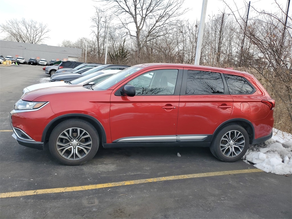 Used 2017 Mitsubishi Outlander ES CUV