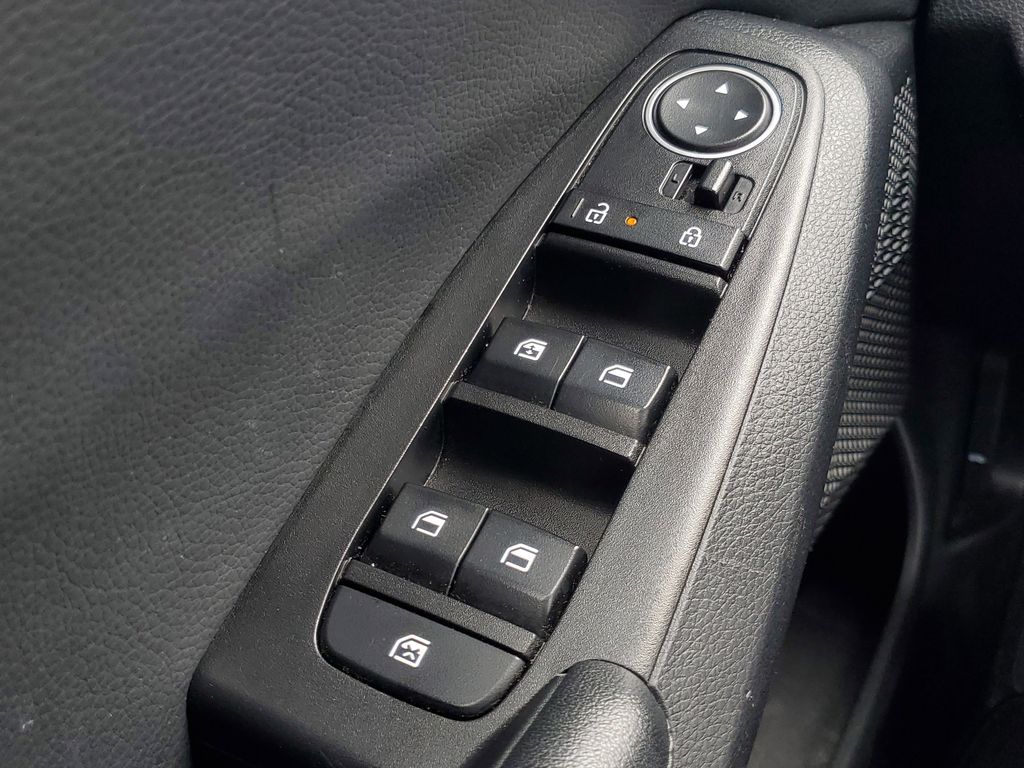 2025 Kia Seltos S - Photo 20