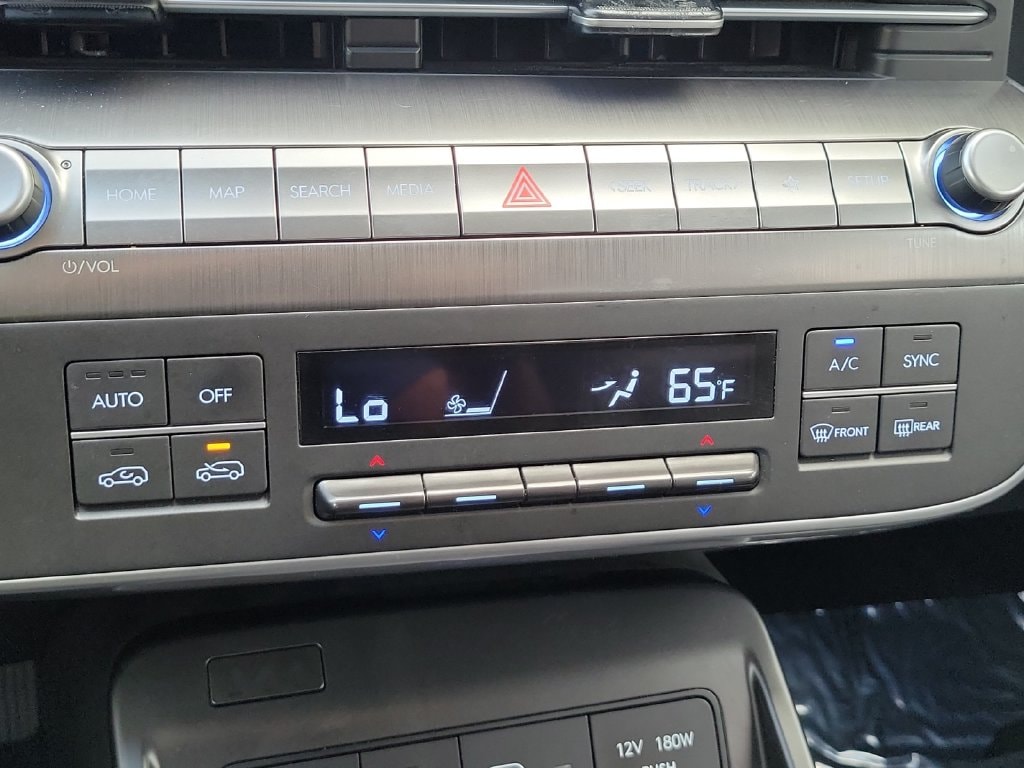 2024 Hyundai Kona Limited - Photo 17