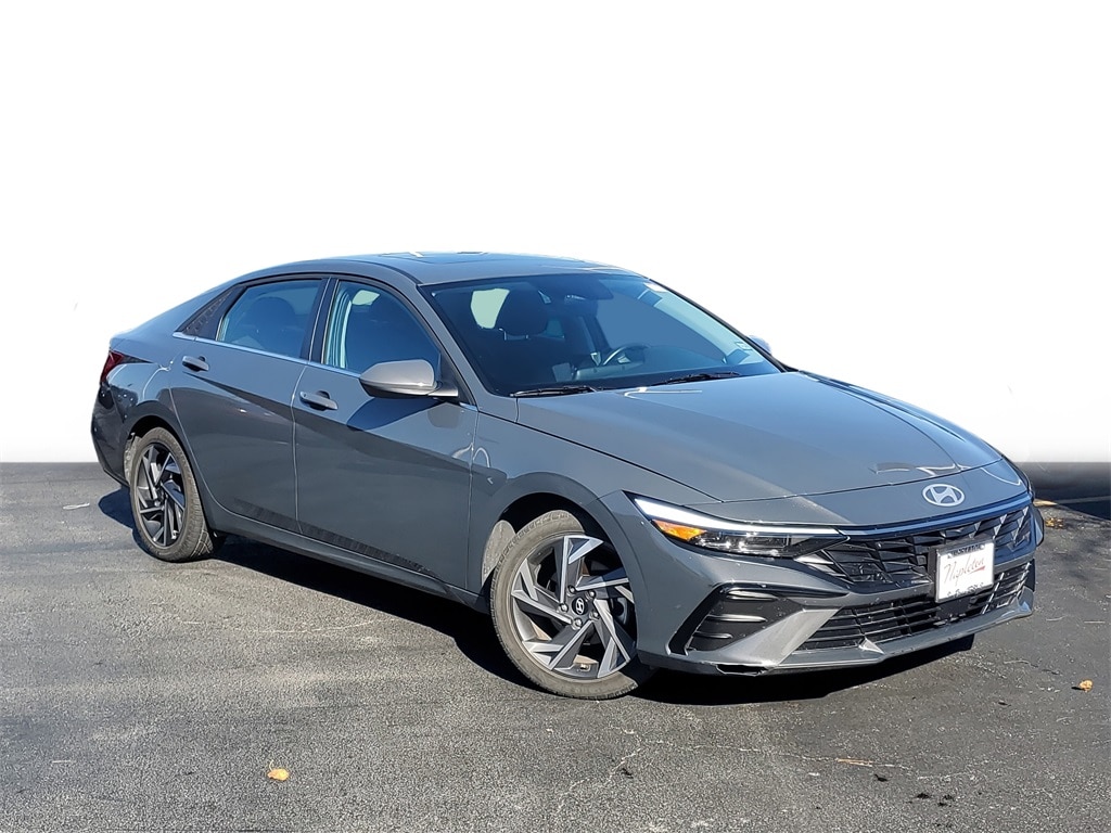 Certified 2025 Hyundai Elantra SEL Convenience Sedan
