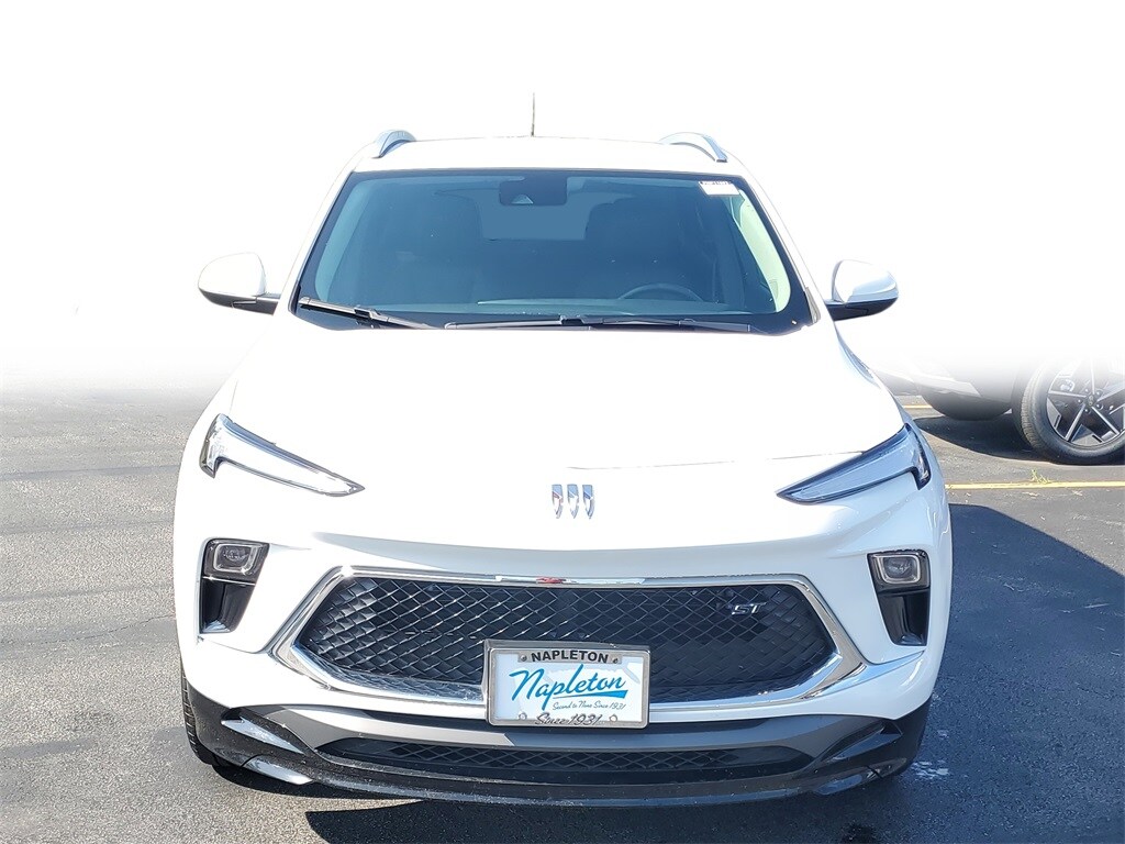 2024 Buick Encore GX Sport Touring photo 2