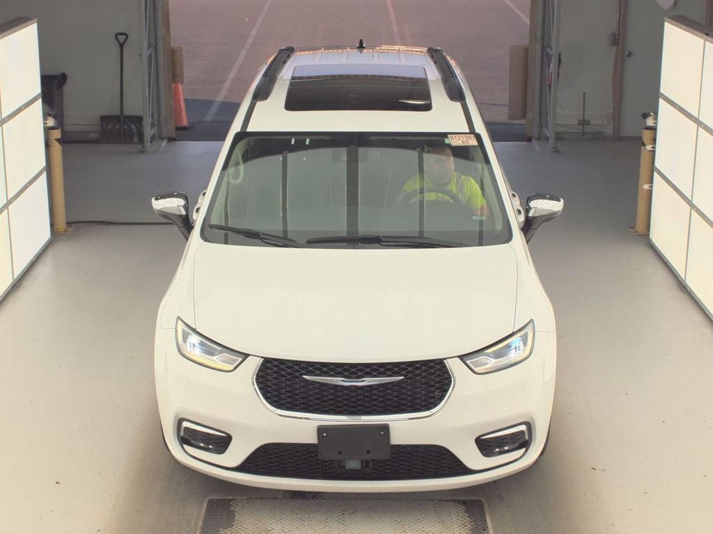 2023 Chrysler Pacifica Limited - Photo 9