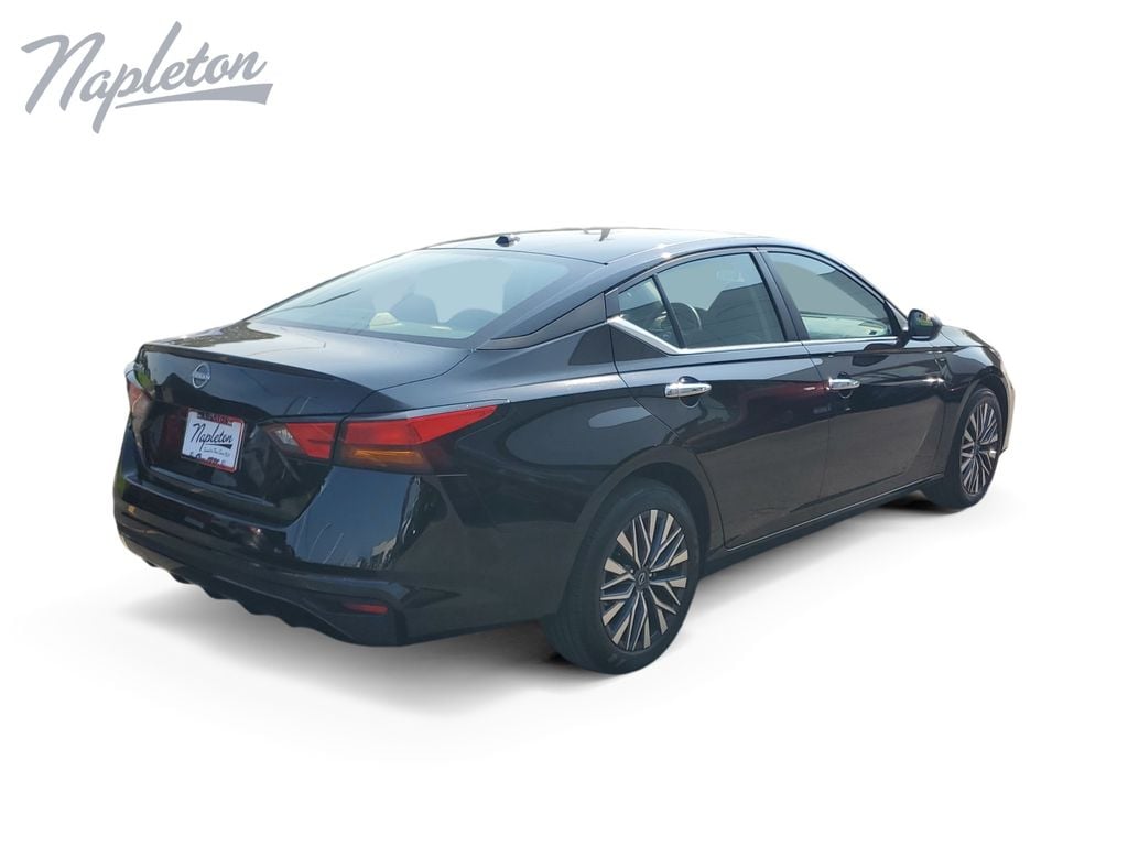 2025 Nissan Altima SV - Photo 6