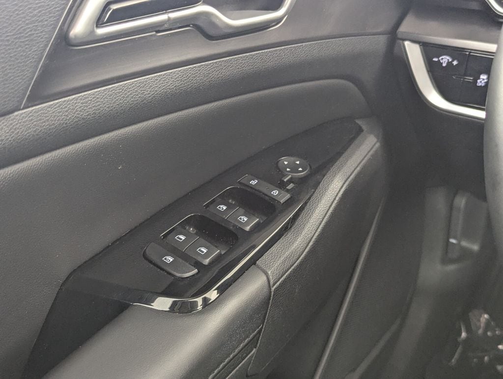 2024 Kia Sportage EX - Photo 18