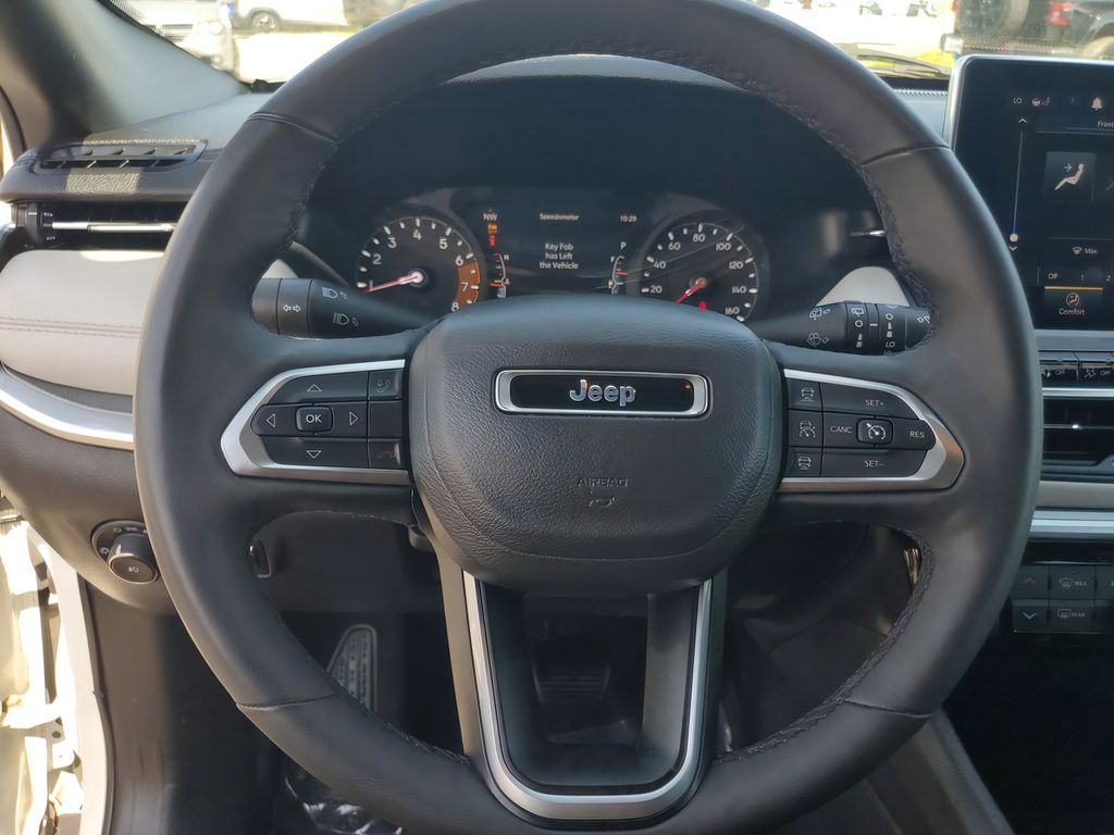 2025 Jeep Compass Limited - Photo 17