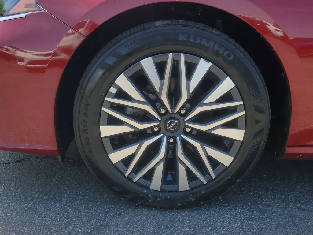 2025 Nissan Altima SV - Photo 11
