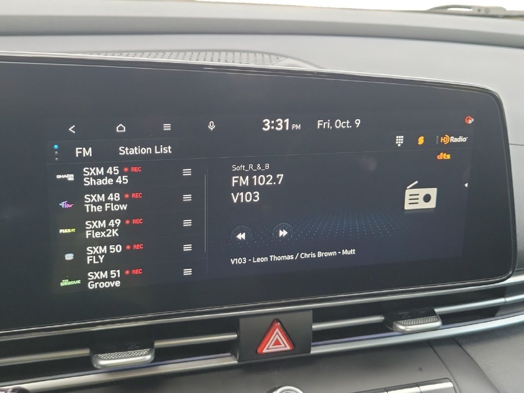 2025 Hyundai Elantra Limited - Photo 14