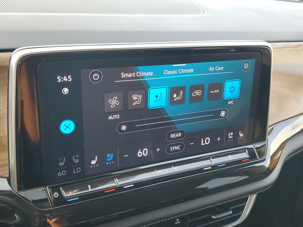 2025 Volkswagen Atlas SE w/Tech - Photo 25