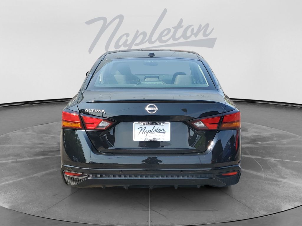 2025 Nissan Altima SV - Photo 7