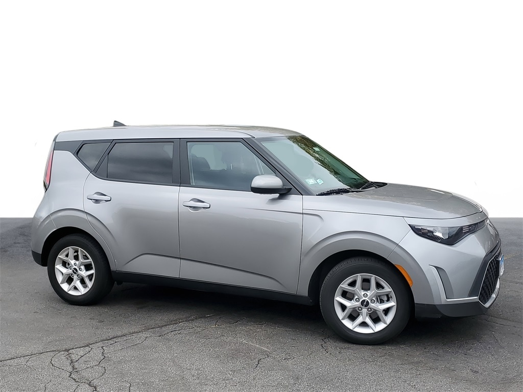Used 2023 Kia Soul LX Hatchback