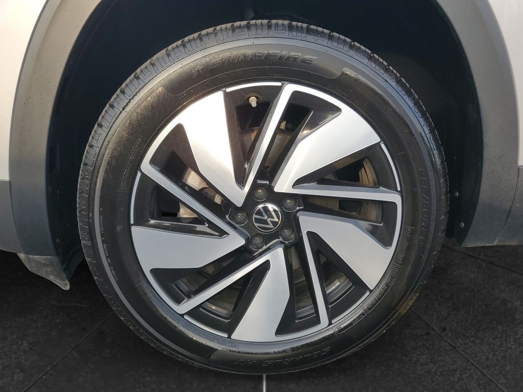 2025 Volkswagen Atlas SE w/Tech - Photo 12