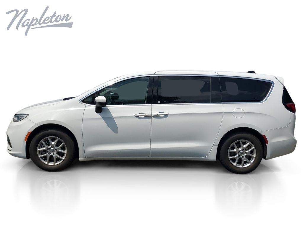 Used 2023 Chrysler Pacifica Touring L Van Passenger Van