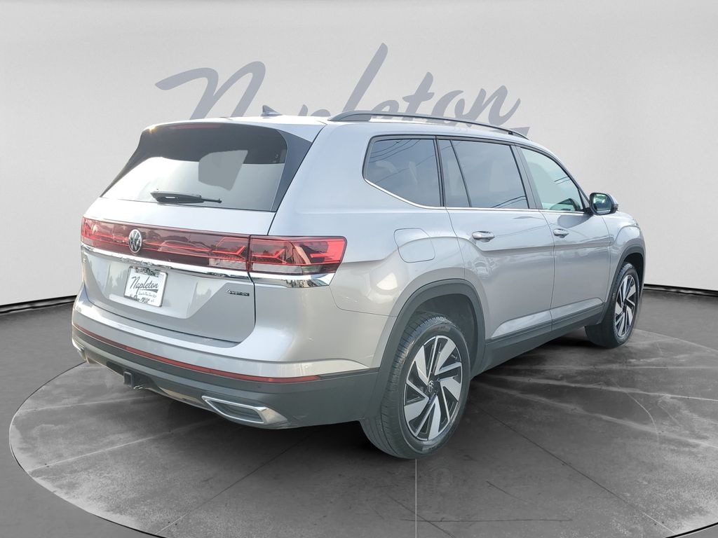2025 Volkswagen Atlas SE w/Tech - Photo 8