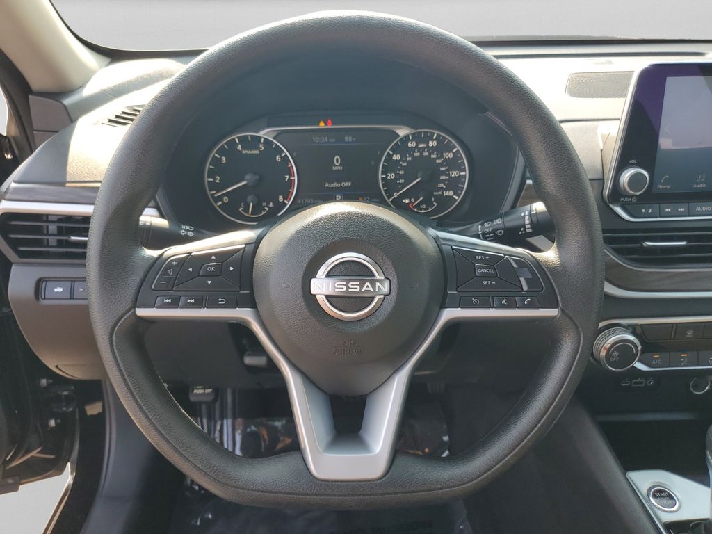 2025 Nissan Altima SV - Photo 19