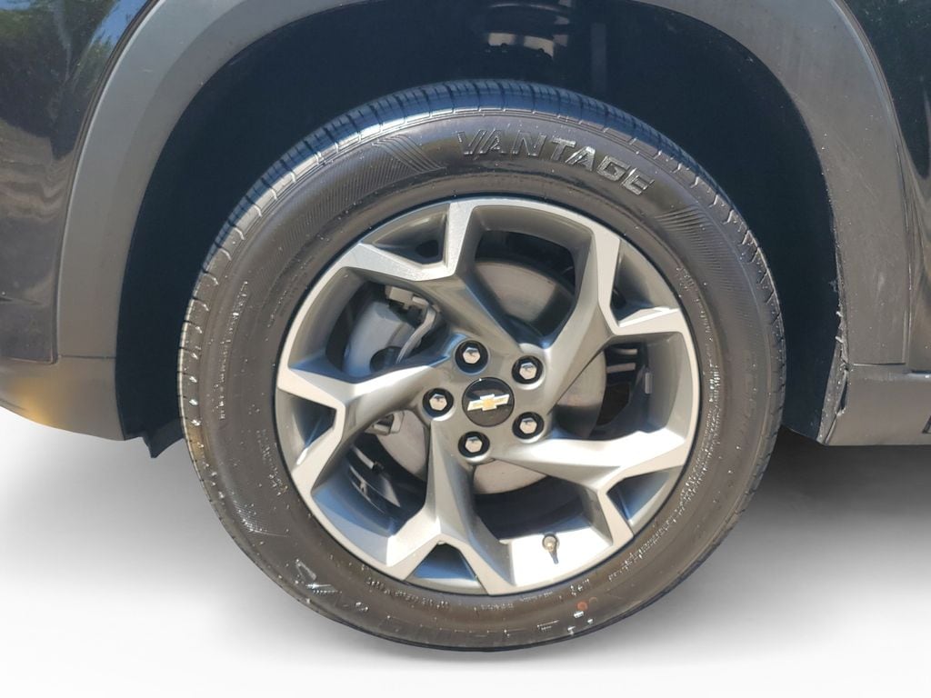 2025 Chevrolet Trax LT - Photo 29