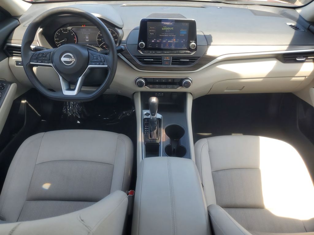 2025 Nissan Altima SV - Photo 17