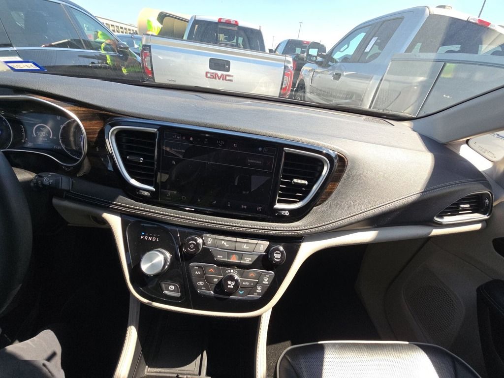2023 Chrysler Pacifica Limited - Photo 8