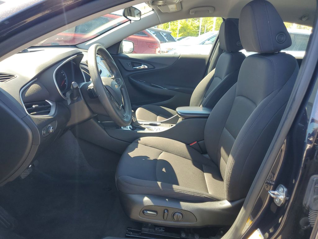 2023 Chevrolet Malibu 1LT - Photo 13