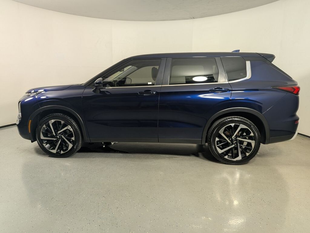 Used 2024 Mitsubishi Outlander SE SUV