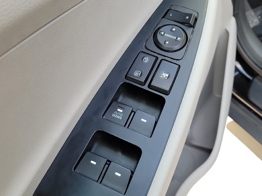 2021 Hyundai Tucson SE - Photo 22