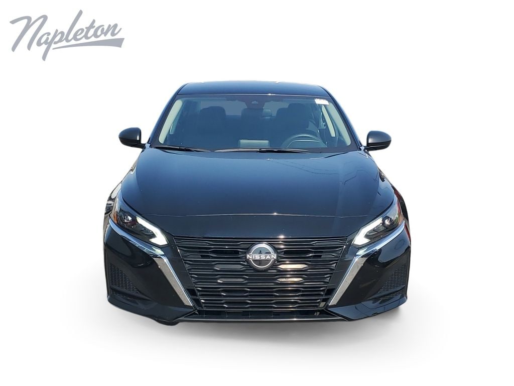 2025 Nissan Altima SV - Photo 9