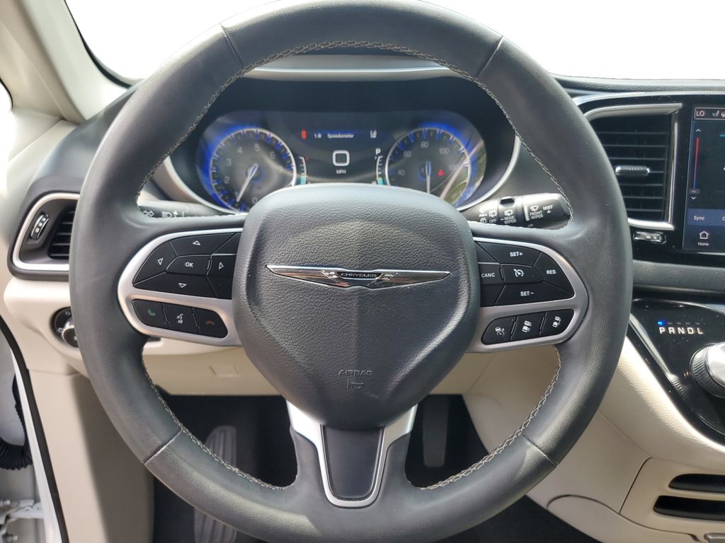 2023 Chrysler Pacifica Touring L - Photo 12