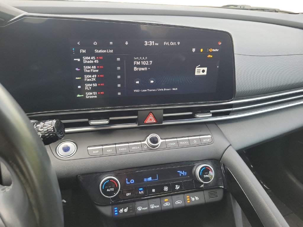 2025 Hyundai Elantra Limited - Photo 16