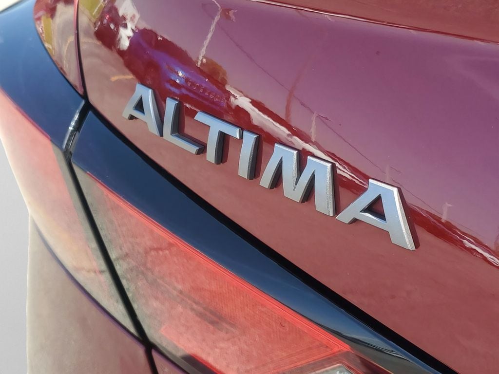 2025 Nissan Altima SV - Photo 9