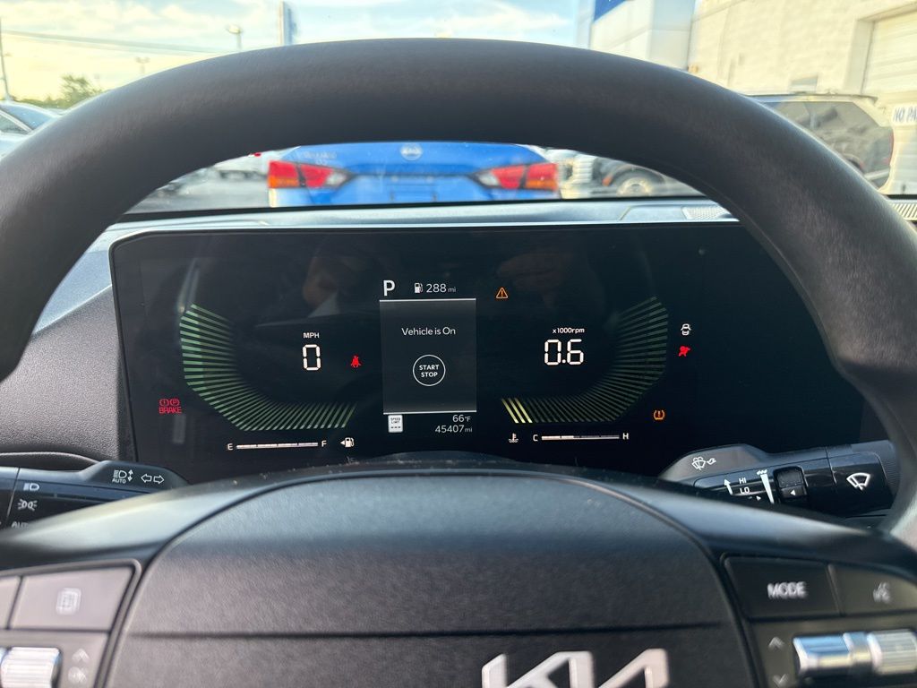 2025 Kia K4 LXS - Photo 8