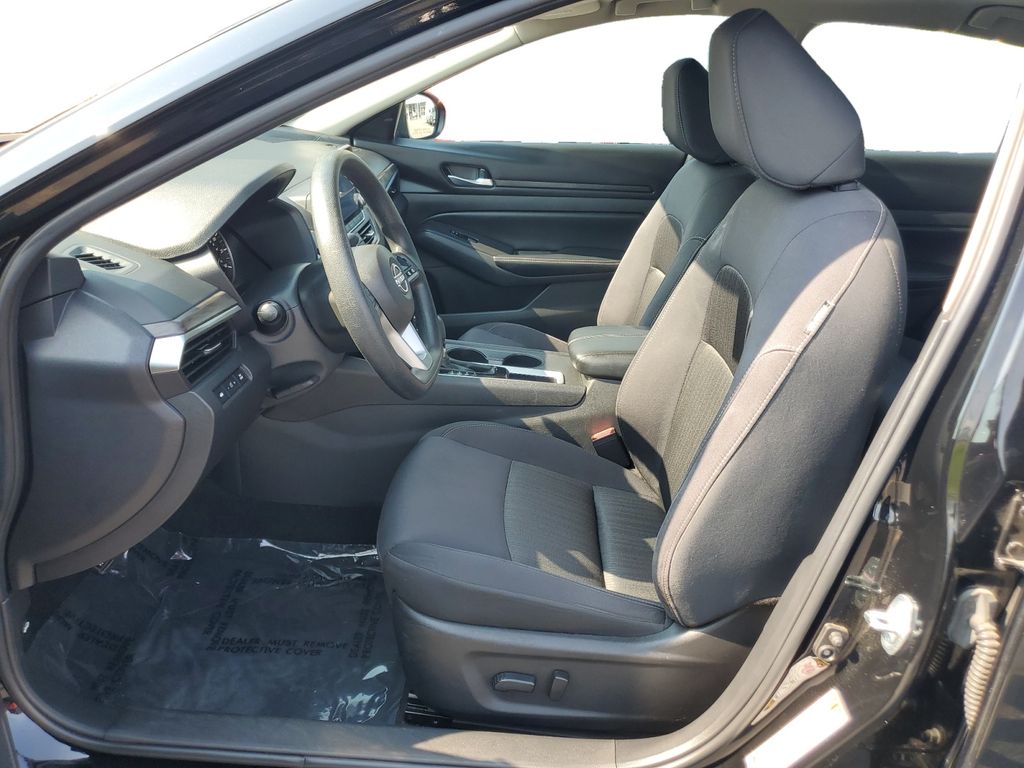 2025 Nissan Altima SV - Photo 20