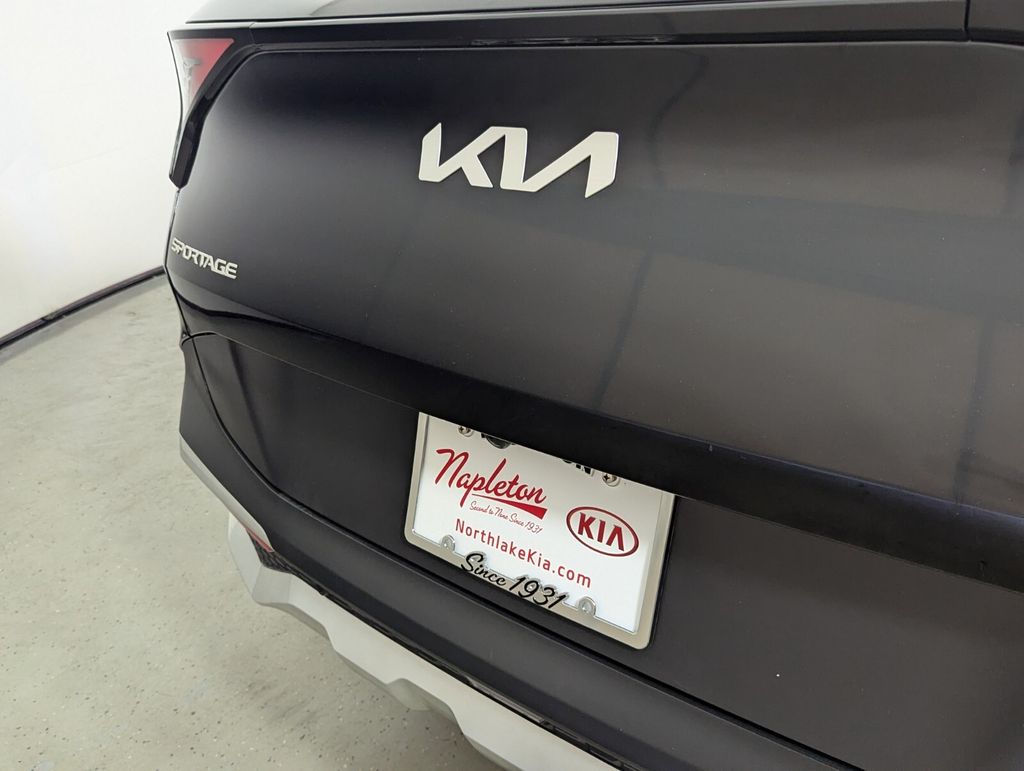2024 Kia Sportage EX - Photo 8