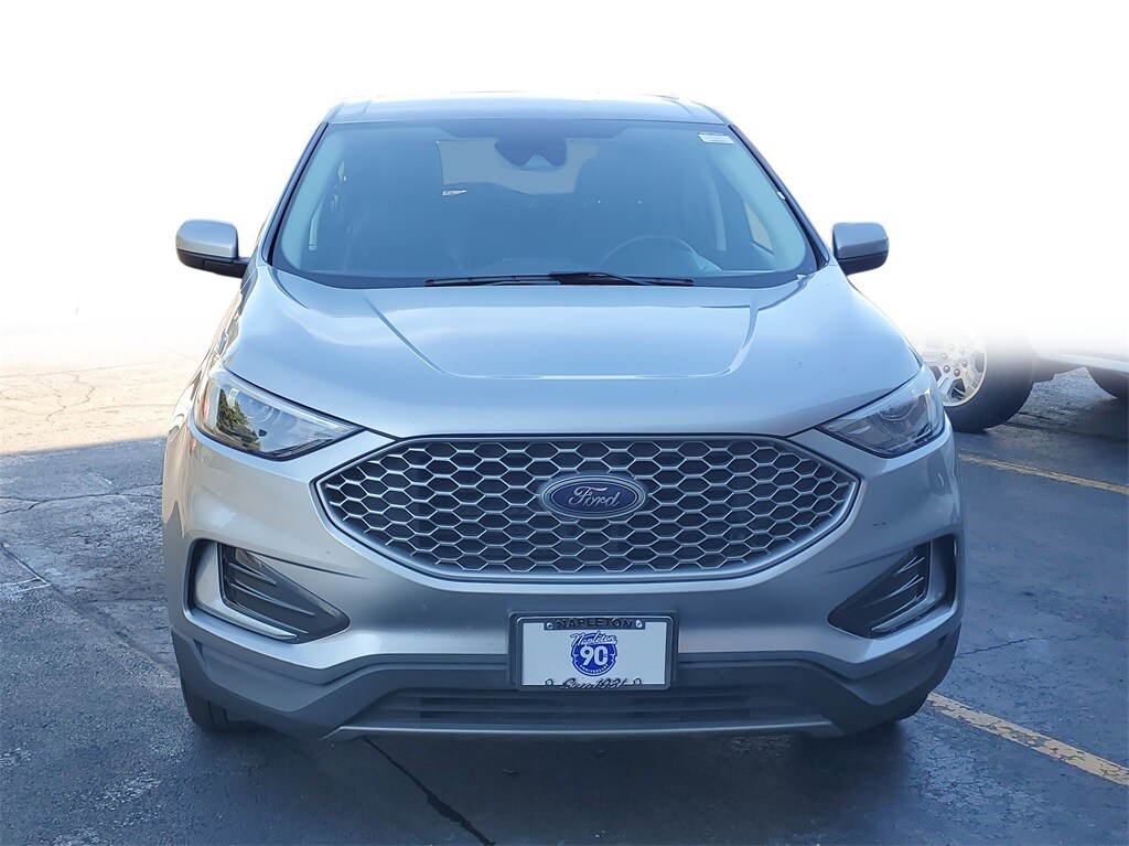 2023 Ford Edge SEL photo 2