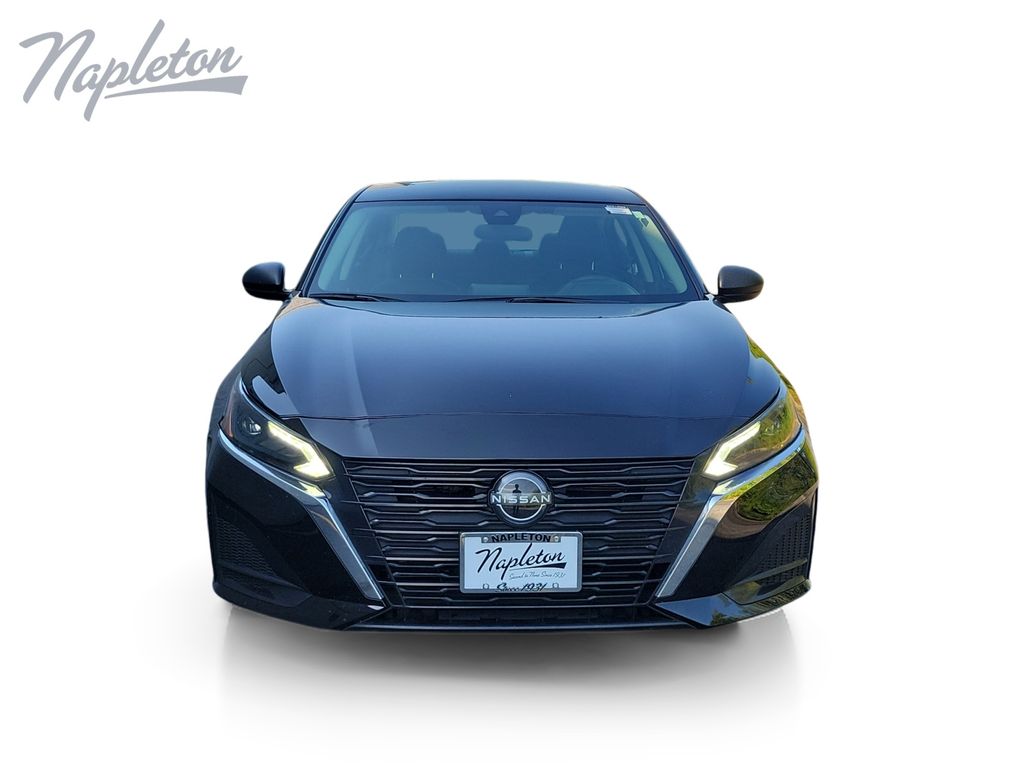 2024 Nissan Altima SV - Photo 9