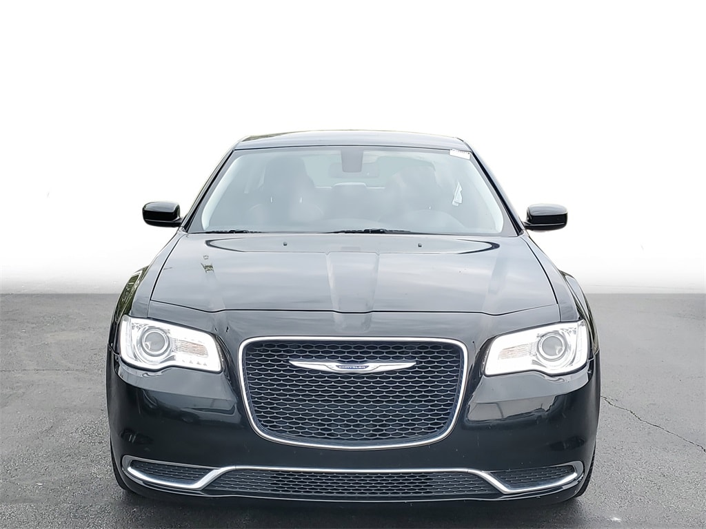Used 2019 Chrysler 300 Touring with VIN 2C3CCAAG5KH593492 for sale in Calumet City, IL