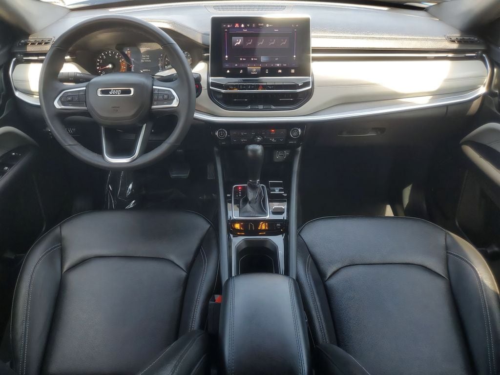 2025 Jeep Compass Limited - Photo 16