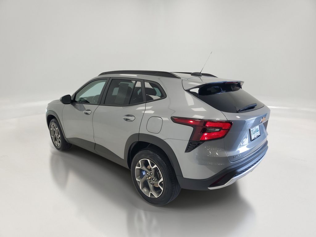 2025 Chevrolet Trax LT - Photo 6