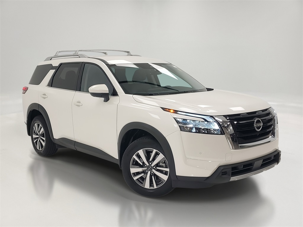 2024 Nissan Pathfinder SL's photo