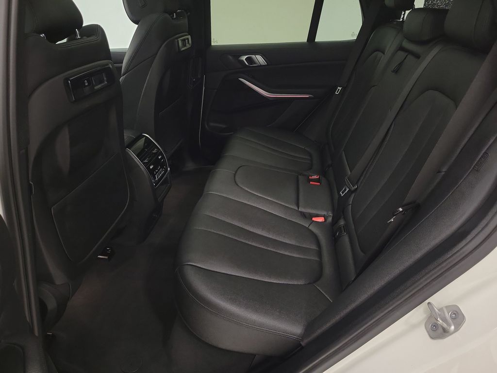 2021 BMW X5 40i - Photo 25