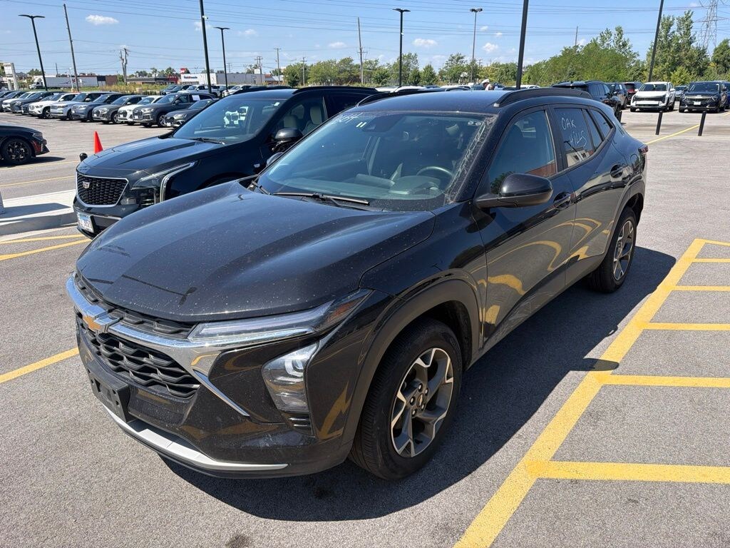 Used 2025 Chevrolet Trax LT SUV