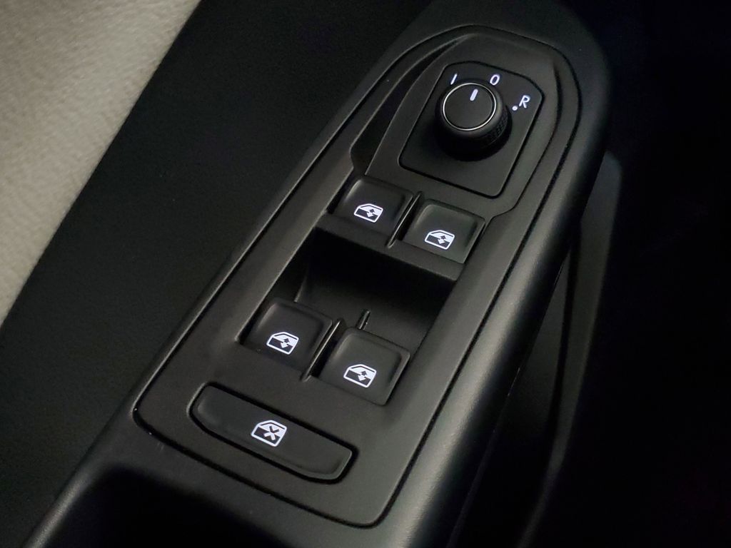 2025 Volkswagen Taos S - Photo 18