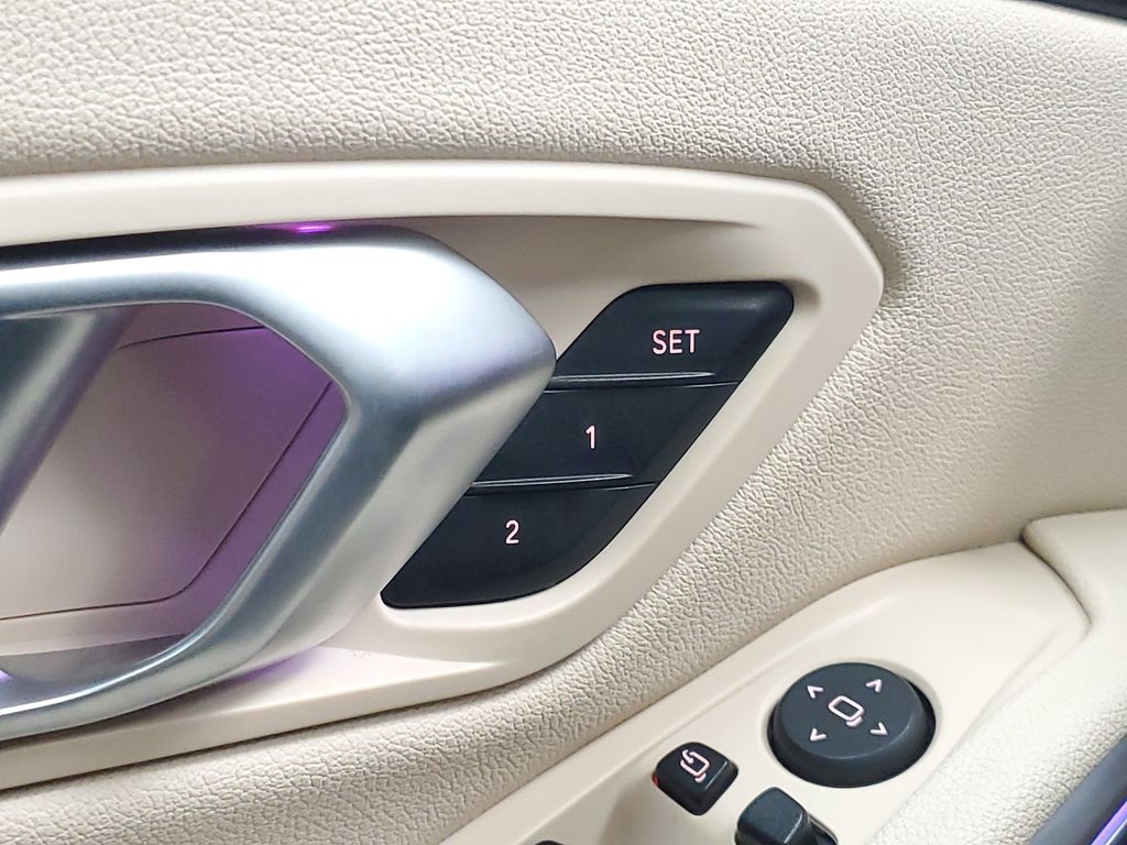 2021 BMW 3 Series 330i - Photo 16