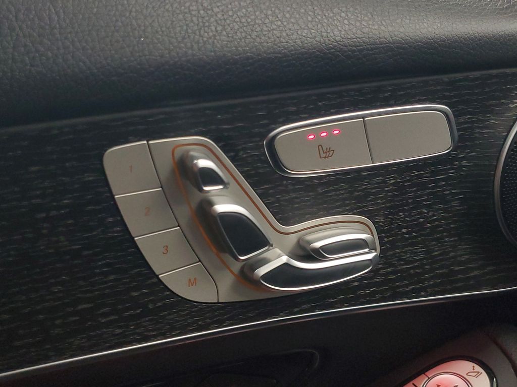 2022 Mercedes-Benz GLC GLC300 - Photo 19