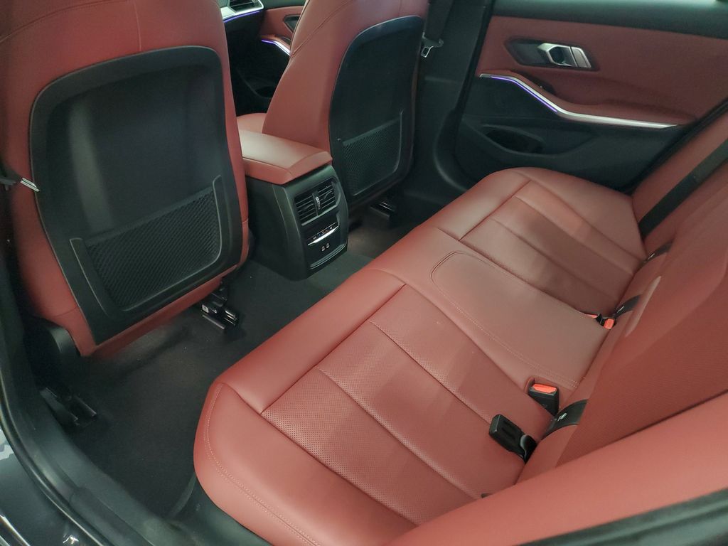 2022 BMW 3 Series 330i - Photo 23